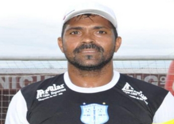 Treinador de goleiros que nocauteou bandeirinha é demitido do Cacerense; veja nota do clube