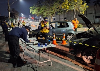 Operações Lei Seca resultaram na prisão de 16 condutores em Cuiabá durante a madrugada