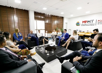 Prefeito Abilio formaliza pedido de dilação de prazo ao MP para cálculos de insalubridade
