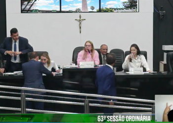 Sessão na Câmara tem bate-boca e pedido de desculpas após aprovação de nova secretaria