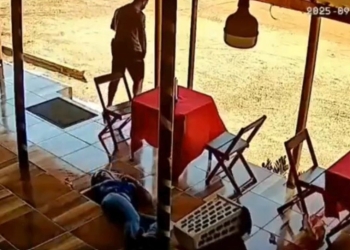 Vídeo mostra ex-namorado agredindo mulher dias antes de feminicídio; veja vídeo