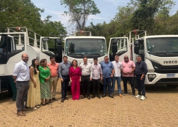 Governo de MT doa caminhões-pipa a três municípios para fortalecer combate aos incêndios