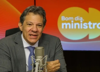 Tarifaço prejudicou mais que beneficiou população dos EUA, diz Haddad