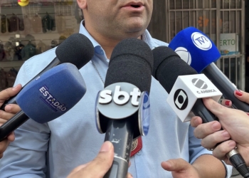 Fábrica de bebidas em pet shop misturava água ardente com corante e aromatizante e engarrafava em marcas famosas, diz delegado