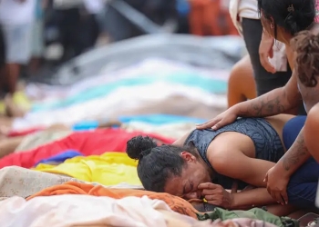Governo do Rio estima 119 mortes; moradores retiram corpos da mata