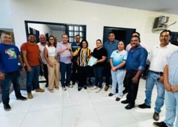 Wilson Santos entrega ambulância à comunidade rural de Chapada dos Guimarães