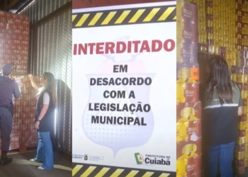 Cervejas, cachaças e bebidas destiladas com rótulos adulterados são localizados em depósito clandestino
