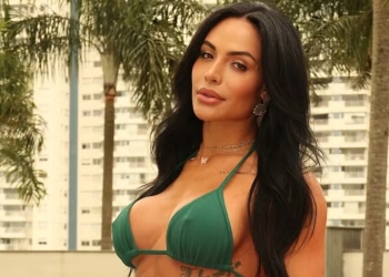 Aline Mineiro exibe shape definido em cliques de biquíni: ‘Toda definida’