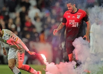 Athletico é denunciado ao STJD por confusão na Arena da Baixada após gol do Cuiabá no fim