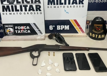 Três pessoas são presas pela Polícia Militar com fuzil, revólver e drogas