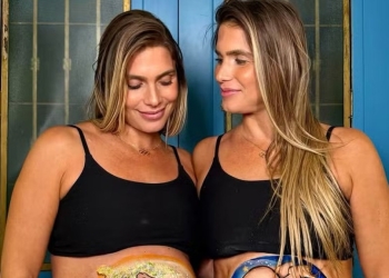 Gêmeas, Bia e Branca Feres exibem barrigas pintadas e celebram gravidez simultânea