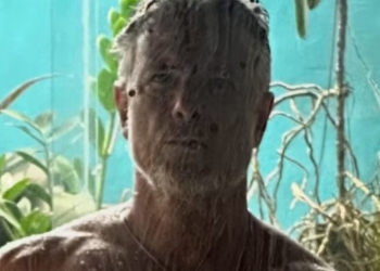 Aos 63 anos, Marcelo Novaes, exibe clique ousado no espelho: ‘Como veio ao mundo’
