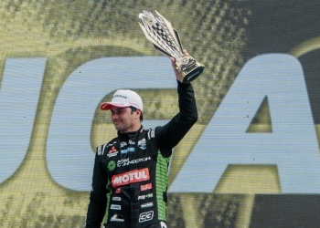 Nelsinho Piquet garante pódio na histórica Corrida Sprint de Cuiabá