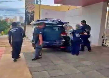 Polícia cumpre mandados contra médicos do Florais dos Lagos em operação sobre superfaturamento de cirurgias