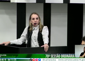 Vereadora pede desculpas por gesto obsceno e diz que episódio serviu de lição