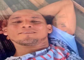 Homem encontrado decapitado e com a cabeça colocada sobre o corpo é identificado