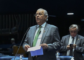 Jayme Campos contraria Governo e ajuda a aprovar PL da regularização fundiária