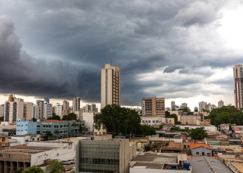 Defesa Civil de Cuiabá mantém alerta de chuva para este sábado na Capital