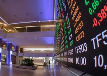 Bolsa cai após 15 altas seguidas e interrompe sequência de recordes