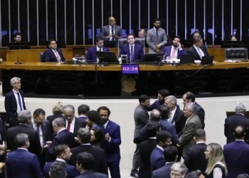 Câmara aprova texto-base do projeto de lei antifacção