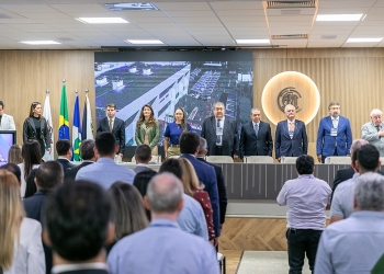 Prefeita em exercício debate desafios tributários e fiscais em Congresso Internacional