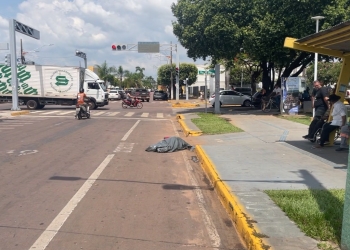 Motociclista de 68 anos morre em acidente na Avenida Júlio Campos