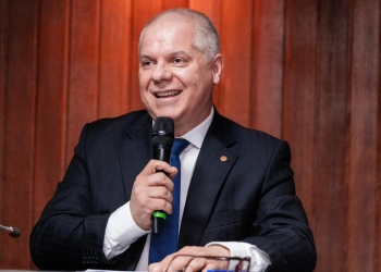 PF prende ex-presidente do INSS e faz buscas contra deputado e ex-ministro