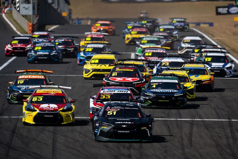 Ricardo Maur&iacute;cio brilha e vence as duas provas da Stock Car em Cuiab&aacute; &raquo;  Esportes & Not&iacute;cias