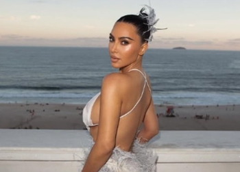 Kim Kardashian visita Cristo Redentor durante passagem pelo Rio: ‘in Brazil ??’