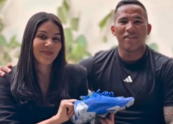 Jael e esposa realizam campanha solidária com sorteio de chuteira autografada