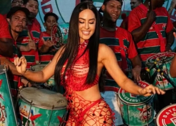 Isabelle Nogueira anuncia saída do posto de musa da Grande Rio: ‘Não faço mais parte’