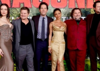 Selton Mello celebra estreia em Hollywood na pré-estreia de Anaconda: ‘Presente’