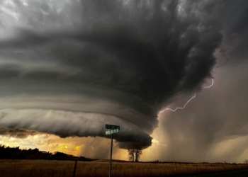 Ciclone extratropical gera alerta vermelho em várias regiões do país