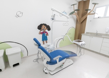 Prefeitura de Cuiabá reforça estrutura do CMI com chegada de insumos odontológicos