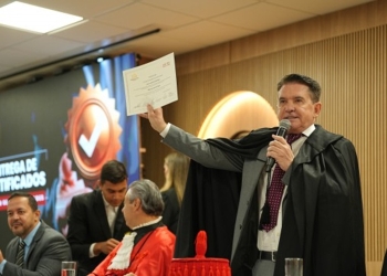 Sérgio Ricardo certifica alunos do MBA e consolida maior programa de qualificação pública no Estado