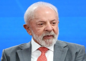 Lula homenageia vítimas do Holocausto e condena autoritarismo