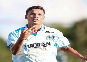 Cria de Sinop, Fellipe Magalhães brilha e marca hat-trick em goleada do Grêmio na Copinha