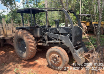 Desmatamento ilegal é flagrado em MT e máquinas e motosserras são apreendidas