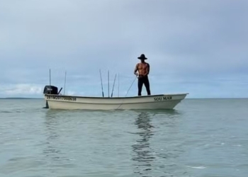 Daniel Cady troca Carnaval por pescaria no paraiso: ‘BEIJUPIRÁ de mais de 30kg!’
