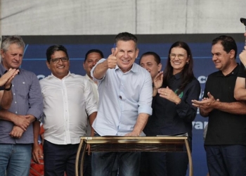Governo de MT entrega 175 casas populares e anuncia novos investimentos em Aripuanã