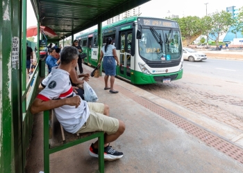 Primeira-dama lidera ação integrada para revitalizar e fiscalizar pontos de ônibus