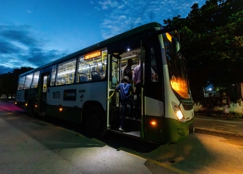 Comunidade do Aguaçu celebra nova linha ônibus viabilizada pela primeira-dama