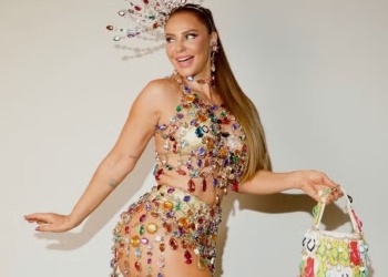 Paolla Oliveira celebra energia do Carnaval e compartilha bastidores na Sapucaí