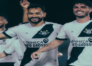 Apelidados de “Torres Gêmeas”, Straub exalta Jackson: “Extraordinário dentro e fora de campo”