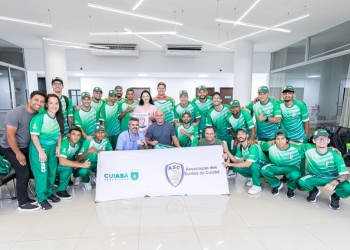 Prefeitura recebe equipe cuiabana de futsal de surdos antes de mundial na Argentina