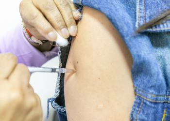 Cuiabá supera meta de vacinação e alcança cobertura superior a 100% em imunizantes estratégicos