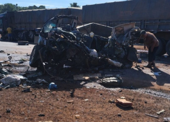 Homem morre em acidente com S10 e carreta na BR-163 em MT