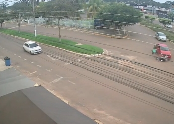 Motociclista sofre fratura exposta após acidente na Av. dos Jambos, em Juína