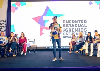 Mais de 3 mil alunos participam da abertura do 3º Encontro Estadual dos Grêmios Estudantis em Cuiabá