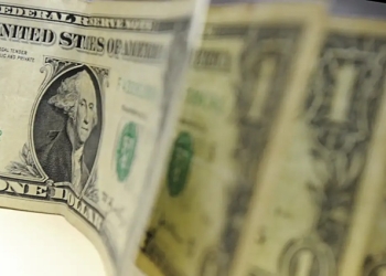 Dólar cai para R$ 5,24, e bolsa sobe 3,24% após fala de Trump